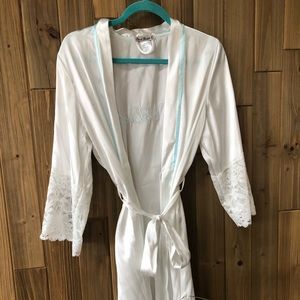 Silky bride robe